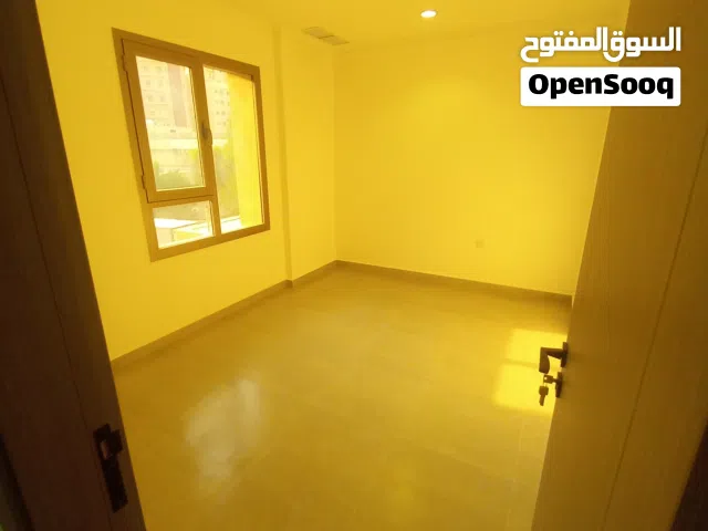 شقة للايجار بحولي غرفه وصاله عائلات وافدين