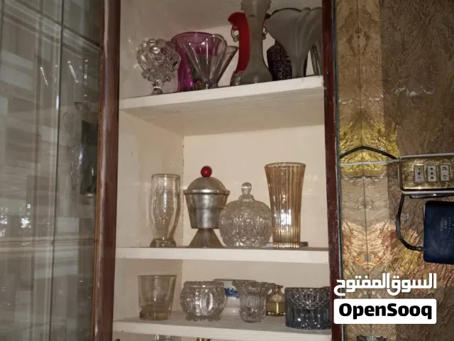 رفوف شاشه بحالة جيدة جداً