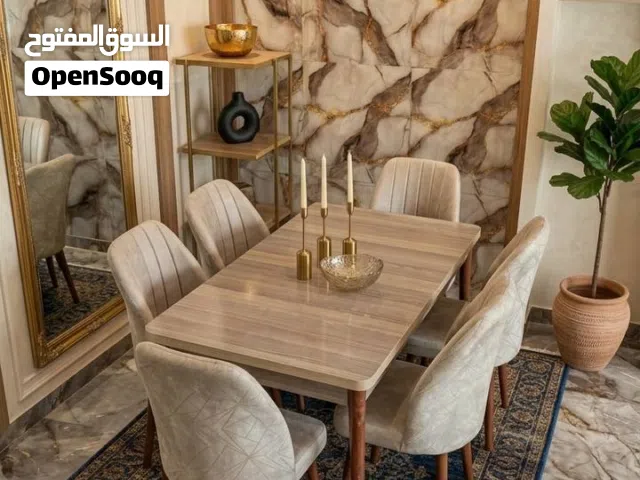ميز طعام فخـم بعرض مميز