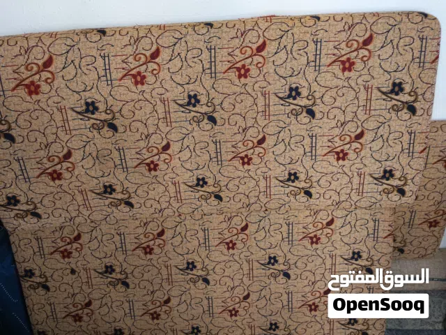 3 فرشات وحده كبيره وتنتين صغار حجم الكبيره 190*80 وحجم الصغيره 180*80 الجوده تمام وجيده نضاف
