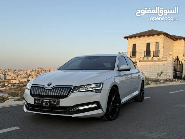 سكودا سوبير ب بلج ان هايبرد