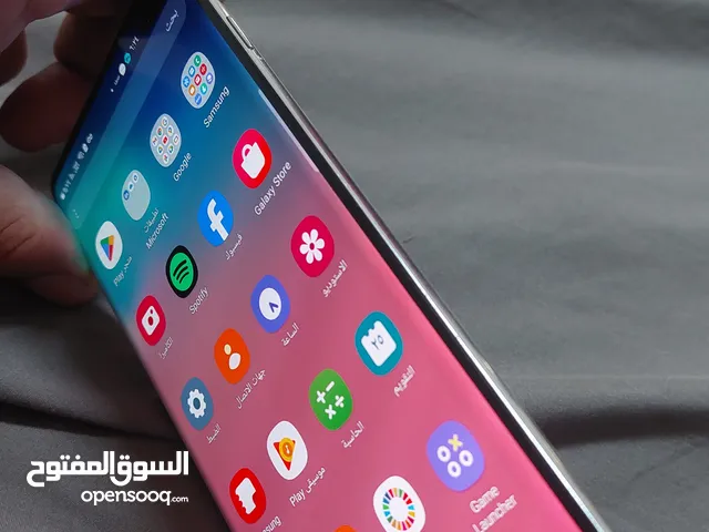 s10+ بحالة ممتازه ااغطاء الخلفي مشعور فقط والباقي ممتاز جدا