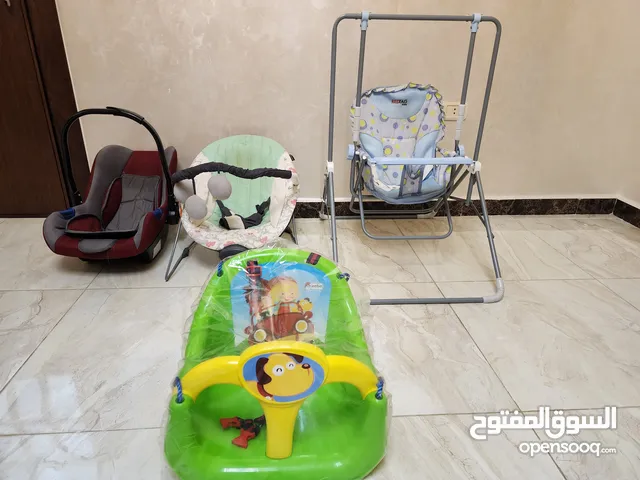 كوت ومرجيحه أرضية ومعلقة بحال الجديد للأطفال اقل من 3 سنوات