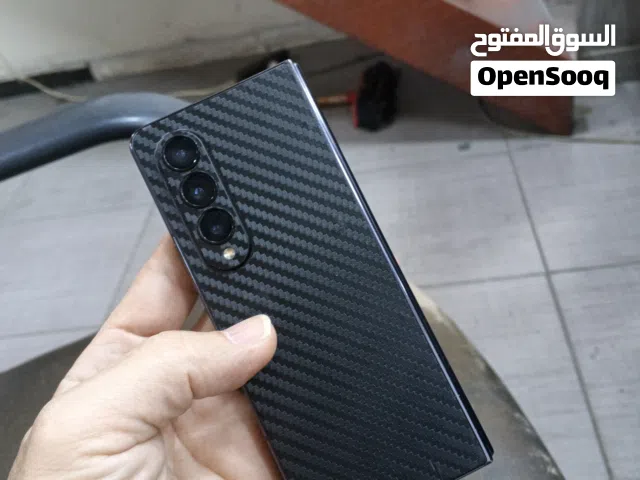 فولد سامسونج 4 ... 12 رام ..... 256 جيجا... بحال الوكاله.... بس الجهاز بس تفتحو كه تفتر برستر مش مفت