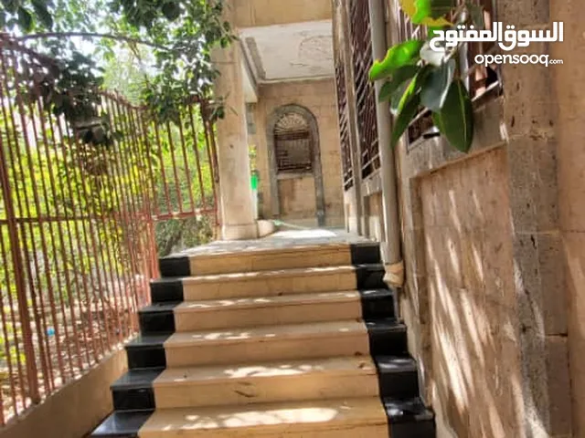 1000 m2 More than 6 bedrooms Villa for Rent in Sana'a Eastern Geraf