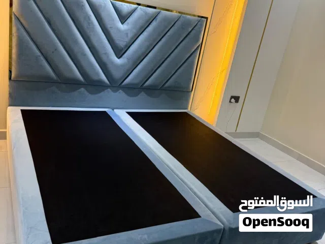 سرير مقاس 200*200 للبيع  قمة النظافه كالجديد بدون دوشق
