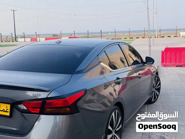 2020 نيسان التيما SR