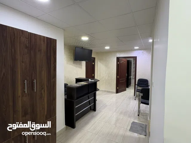فرصة استثمارية – عيادة جاهزة للبيع مقابل مستشفى الامل بموقع حيوي