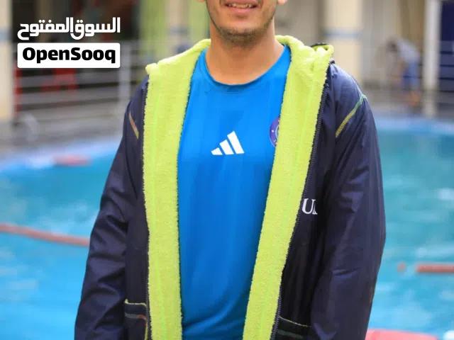 مدرب سباحه معتمد من الاتحاد المصري للسباحة حاصل علي بكالوريوس تربيه رياضيه تخصص رياضيات مائيه حاصل ع
