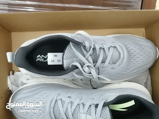 حذاء جديد نوع ANTA بسعر 20 دينار