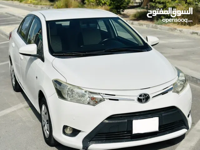 Toyota Yaris 2017, white