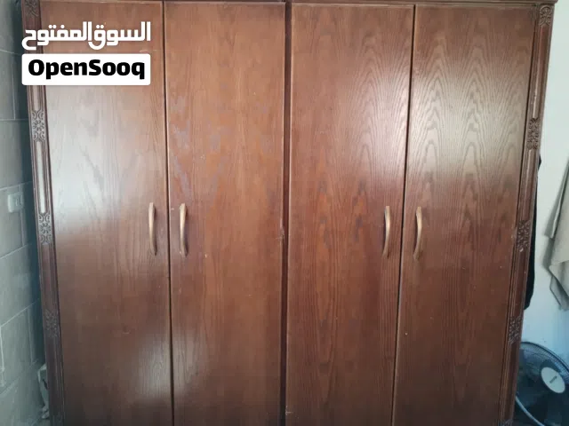 خزانة ملابس خشبية - 4 أبواب (مستعملة بحالة ممتازة)