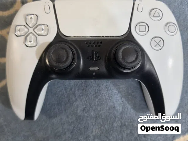 يدات بلايستيشن فايف شبه جديده مافيها شيء شغاله مية المية