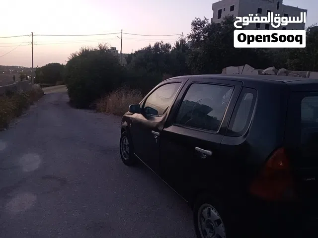 2004 دايهاتسو YRV