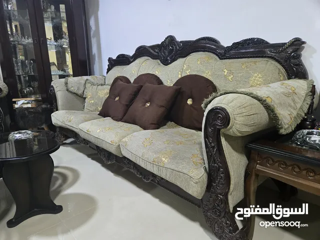 طقم كنب ضيوف مستعمل عمره 15 سنه خشب زان