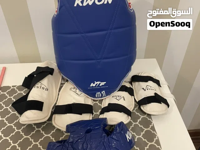 للبيع بدلة تايكواندو مستعملة للفئة العمرية من 12-18