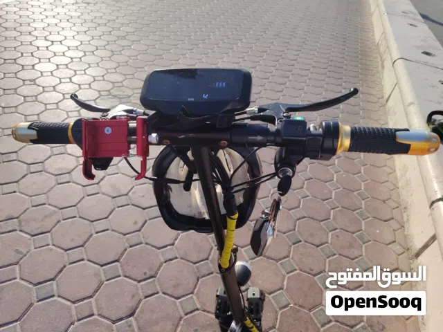 للبيع سكوتر كهربائي Ready Wings بحالة ممتازة جدًا واستخدام خفيف.