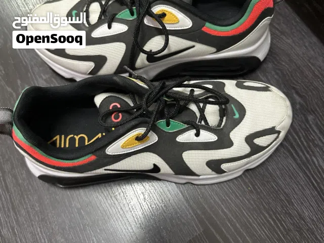 NIKE AIR MAX 200 - WHITE/BLACK/BRIGHT CRIMSON coat