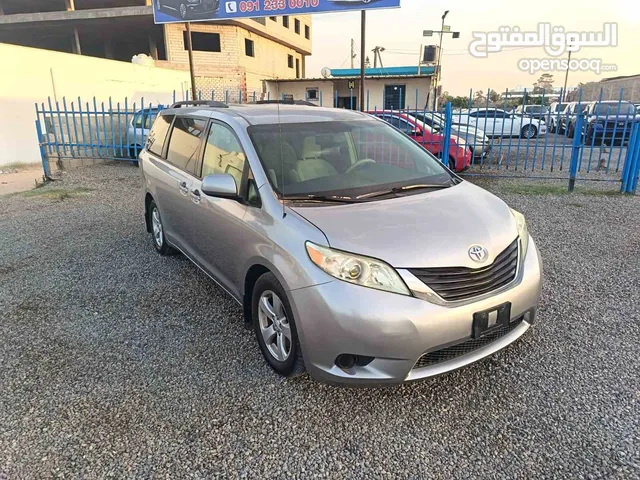 Used Toyota Sienna in Tripoli