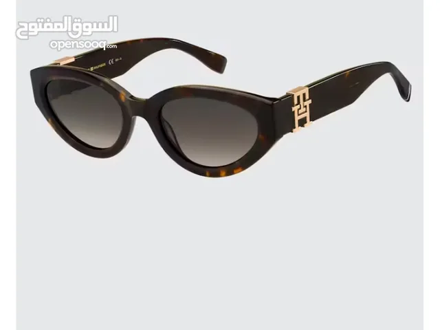 Tommy Hilfiger أصلية جديدة