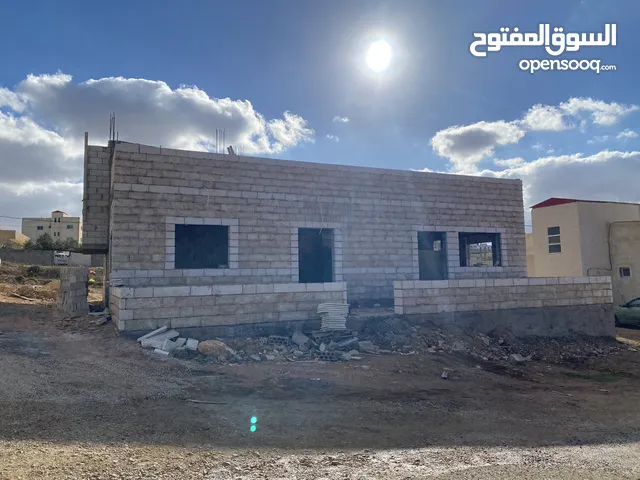 560m2 5 Bedrooms Townhouse for Sale in Al Karak Mu'ta