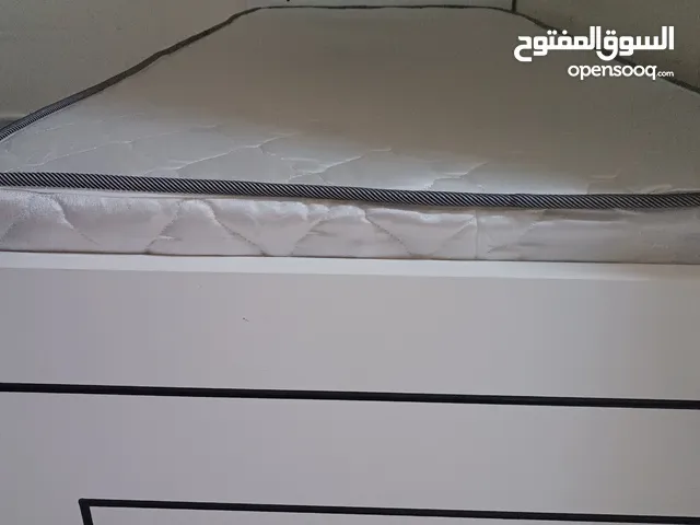 سرير قياس وسط مفرد مع فرشة 150 سم استعمال شهرين