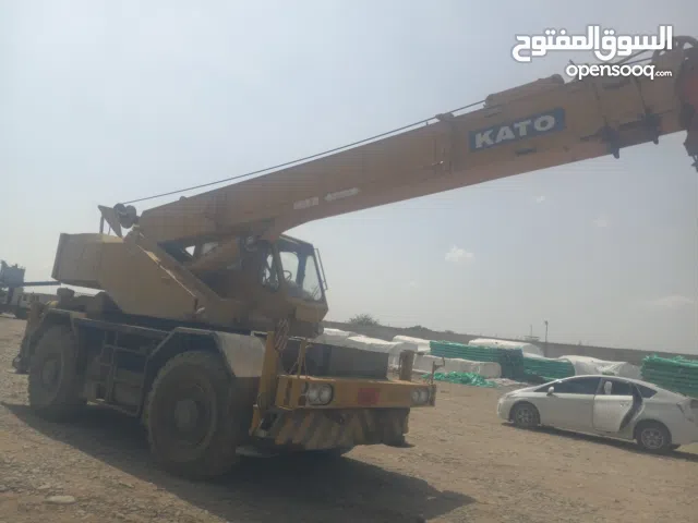 للبيع رافعات وونوش،متعددت الاحجام ولانواع في منهم 2صناعه ياباني كاتو حجم20 طن وواحد 7طن دوار