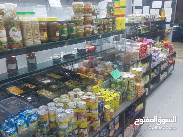محل البان واجبان ومواد تموينية للبيع في ابونصير