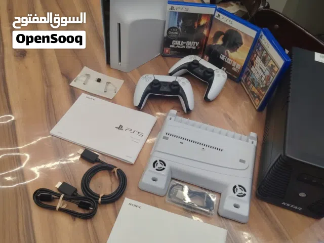 مباااااع   بلي 5 نضافة 96 جدا نضيف مع اربع العاب العاب و 2جويتك و UBS 15000 و ستاند تبريد أقره الوصف