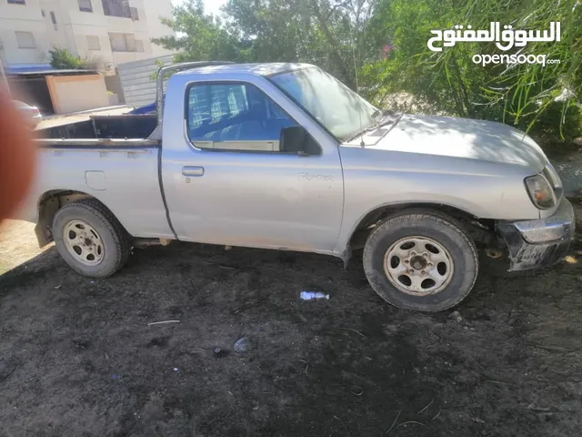 Used Nissan Frontier in Tripoli