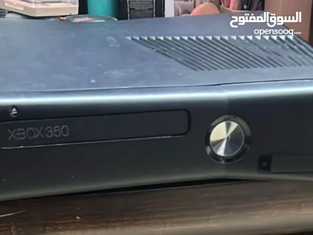 xbox360 مهكر مع ايدتين 200 شيكل فقط