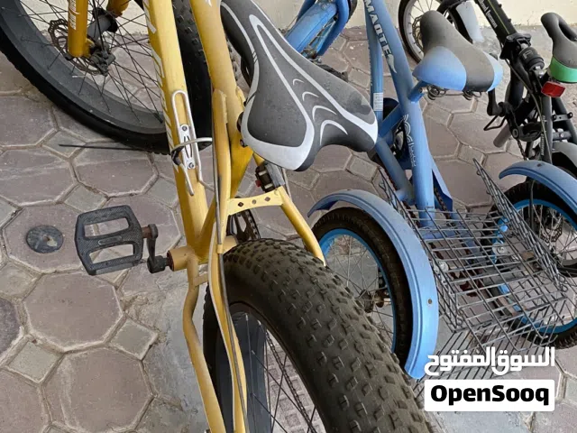 ثلاث بايسكلات للبيع