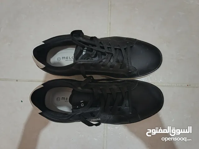 حذاء ميلون اصلي للبيع استخدام قليل جدا اقل من 7 مرات مريح في اللبس و المشي