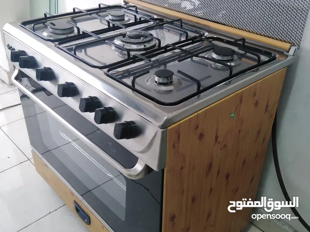 غاز 5عيون القياس 90 سم النوع سامكس شعله ذاتيه ضوء داخلي للفرن بحاله ممتازه مكفول 1شهر يوجد خدمه توصي