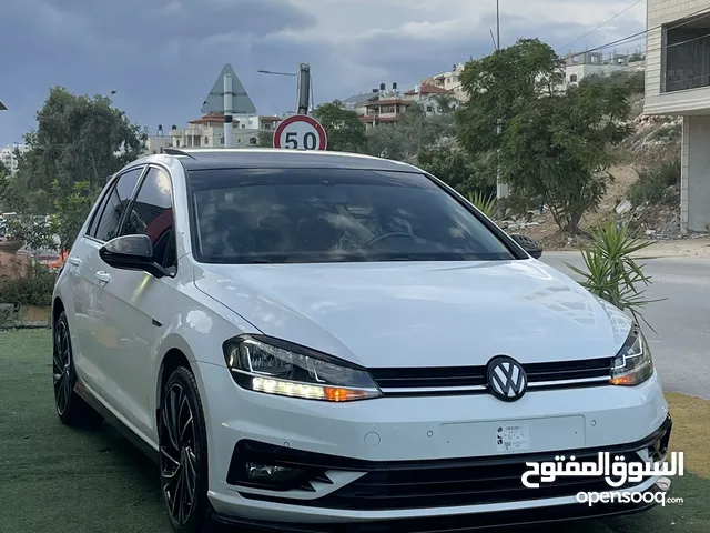 فولكس فاجن جلف MK7.5 2018 فل الفل بحالة الشركة