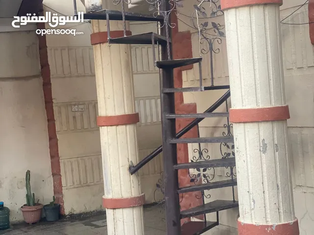درج لولبي حجم كبير 18 بايه مع محجر جكر بليت سعر 250 المكان الشرطه الرابعه شارع الضغط