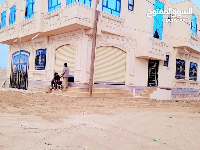 للبيع عماره ضخمة جداً وشارعين ركني السعرولافي الاحلام الموقع صنعاء
