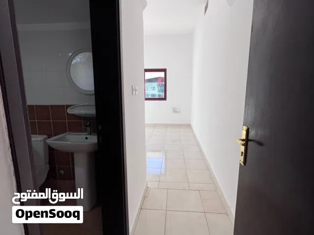 عائلات فقط شقة غرفة وصالة وحمام ومطبخ موقع متميز
