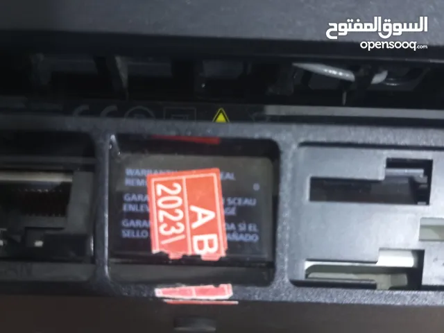 بلايستيشن فور سلم اخت الوكاله والختم عليها يعني مش مفتوحه مع اربع سيديات ويداين كوبي نخب اول