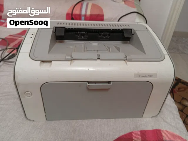 طابعة ابيض و اسود HP laserjet P1102 لا توجد بها اى عيوب البيع مع كابل الباور البيع لعدم الحاجة