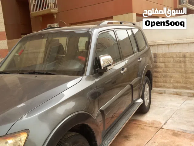 2019 ميتسوبيشي باجيرو GLS