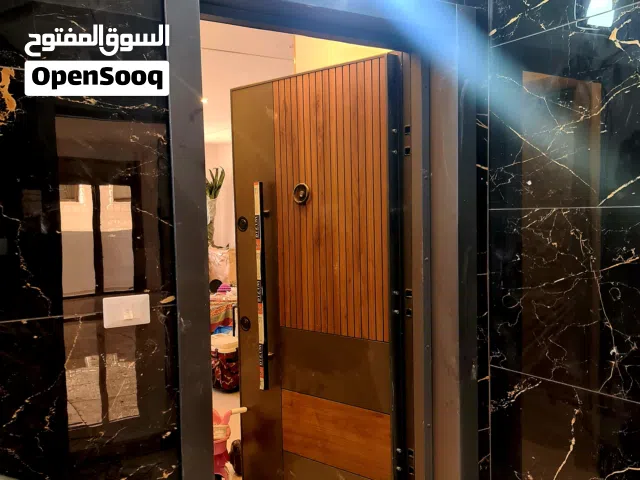 302 m2 3 Bedrooms Apartments for Sale in Zarqa Al Zarqa Al Jadeedeh