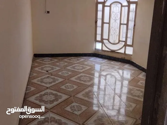 150 m2 4 Bedrooms Townhouse for Rent in Basra Qibla