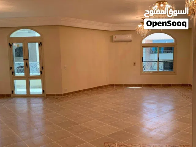 بنتهاوس للبيع متشطبه بالتكيفات جاهزه للسكن الفوري في كمبوند#Fifth Square #المراسم