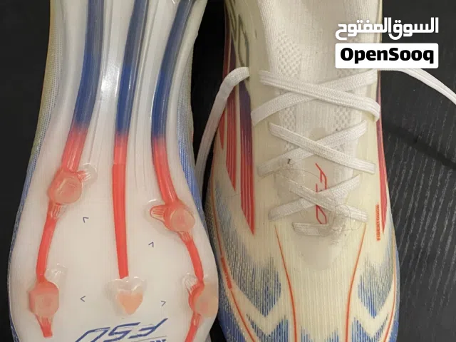 جوتي جديد المقاس 42 مستخدم مره واحده سبب البيع اصابة رباط صليبي
