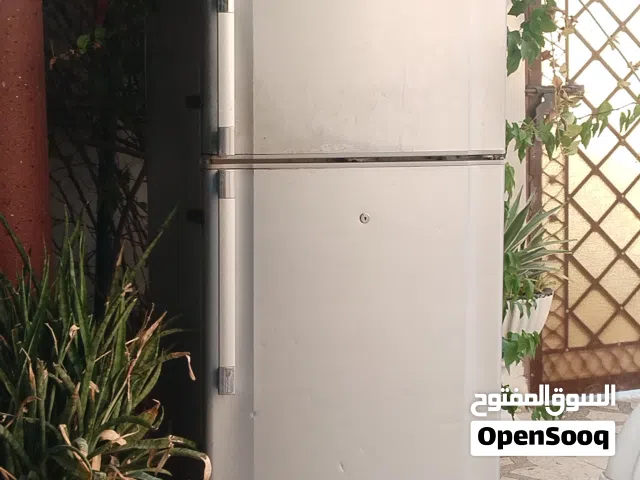 ثلاجه اموره طيبه للبيع قيدمه بس شغاله