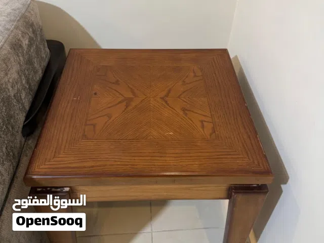 طاولات للبيع..حجم كبير