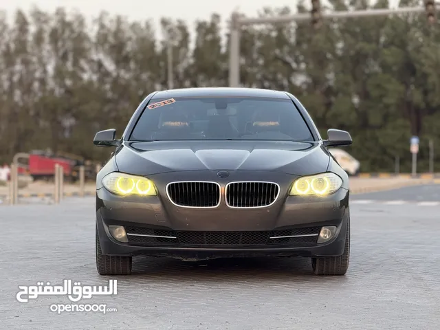 BMW530 موديل 2013 خليجي فل ابشن رقم واحد بحالة ممتازة جاهزة للتسجيل او التصدير