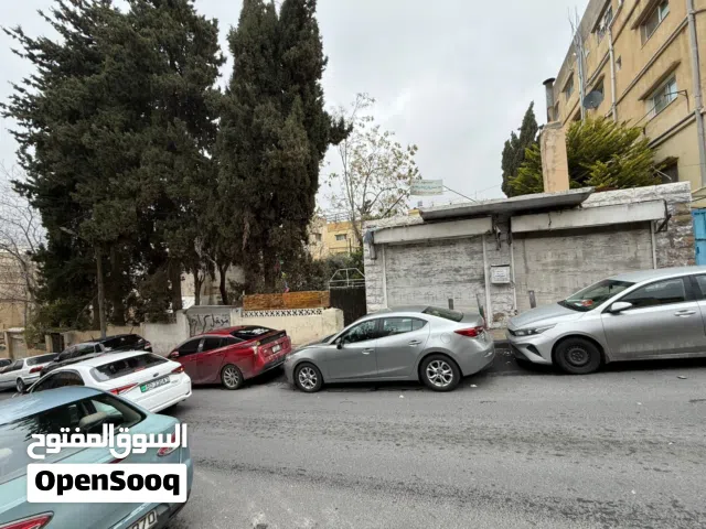 محل تجاري بموقع حيوي مميز للايجار