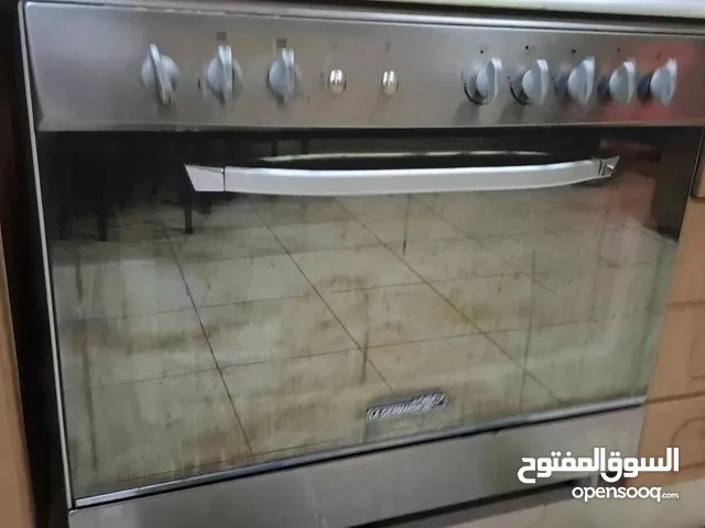 Used Cooking Range, 5 Burners & Grilling facility.